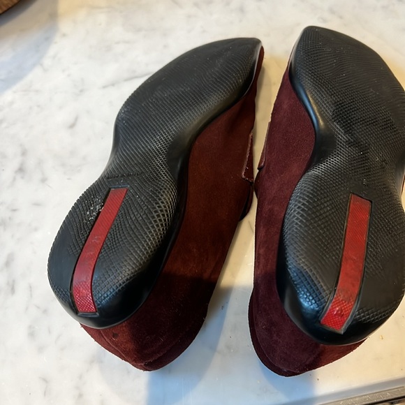 Authentic Prada Made in Italy cognac suede loafers. - Picture 5 of 7